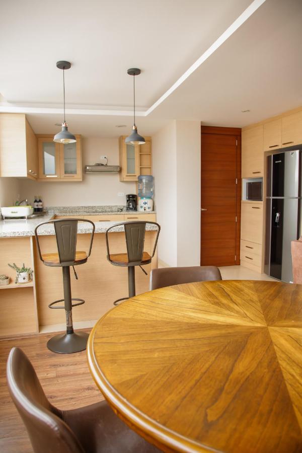 Wanderlot - Departamento Leganza - Penthouse Lujoso Appartement Riobamba Buitenkant foto